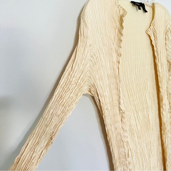 Theory Satin Long Slim Crinkle Cardigan Cream Small Never Worn Lightweight - Picture 9 of 15